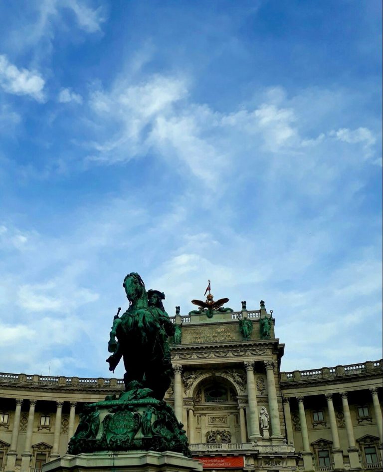 Read more about the article The story of the Heldenplatz