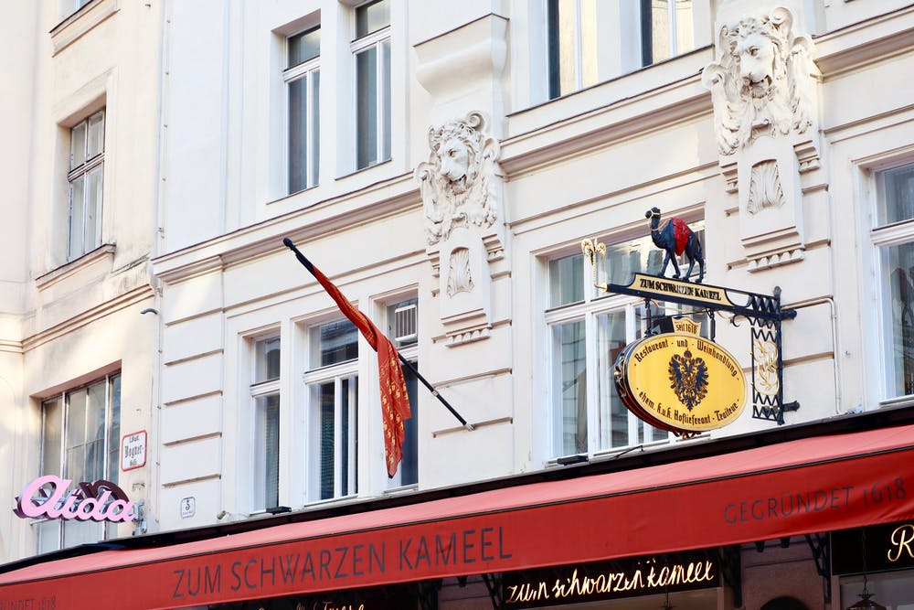 Read more about the article The story of Zum Schwarzen Kameel
