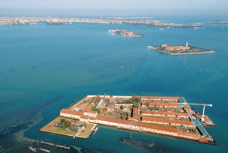 Read more about the article The Plague Islands of Venice