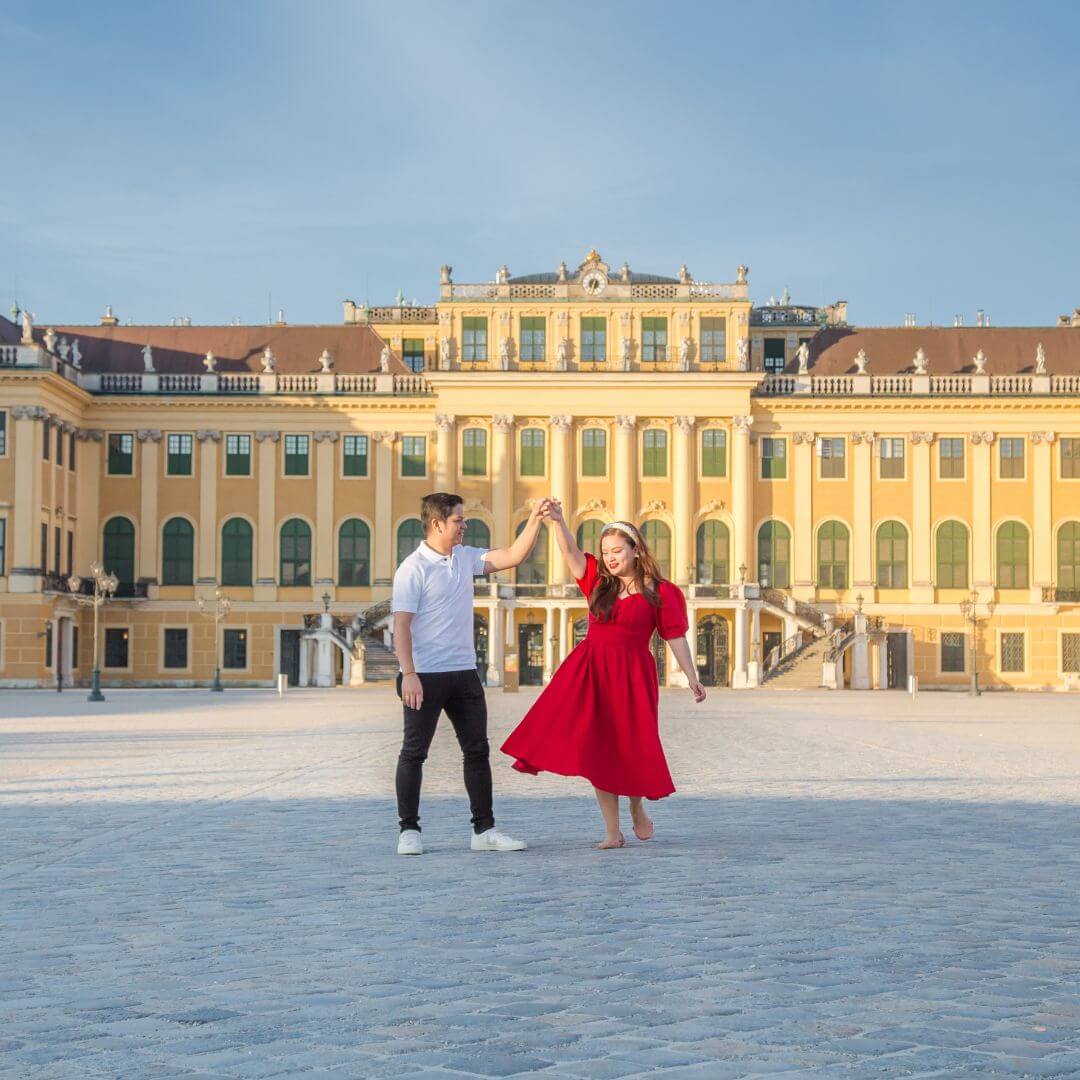 Imperial Photo Session in Sch&ouml;nbrunn Palace and Gardens