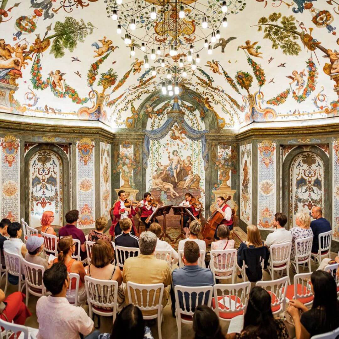 Lire la suite à propos de l’article Concerts par l’Ensemble Mozart de Vienne